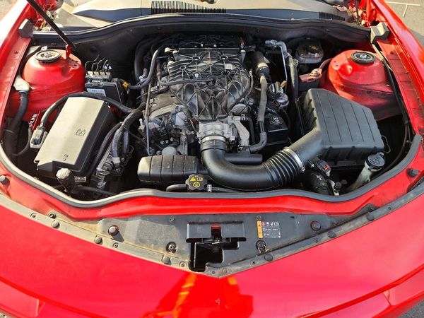 2015 CHEVROLET CAMARO 2LS — Engine bay