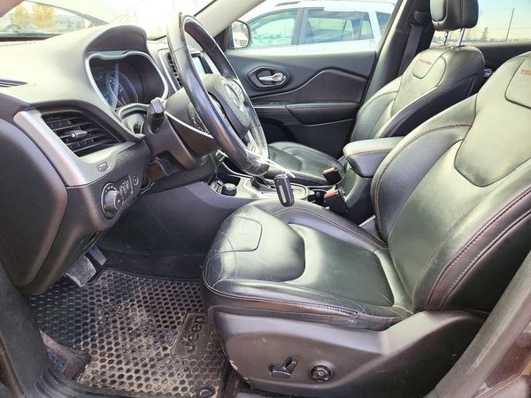 2016 JEEP CHEROKEE Trailhawk — DENT