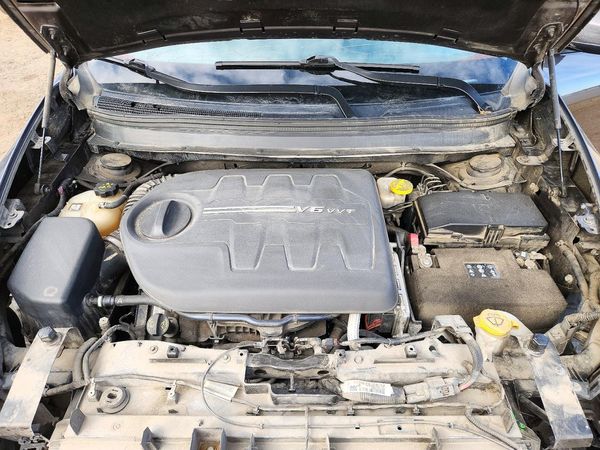 2016 JEEP CHEROKEE Trailhawk — Engine bay