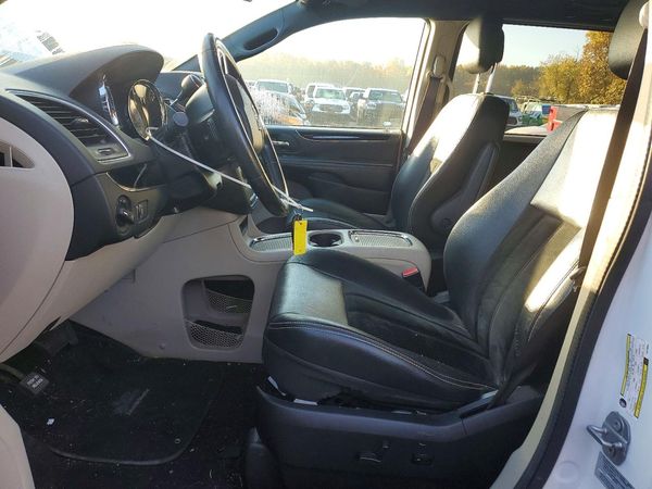 2017 DODGE GRAND CARAVAN SXT — DENT