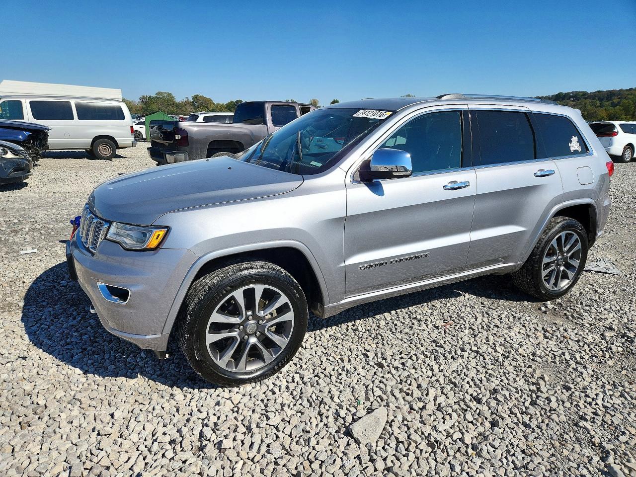 2017 JEEP GRAND CHEROKEE Overland — Front 3/4