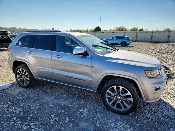 2017 JEEP GRAND CHEROKEE Overland — Passenger 3/4