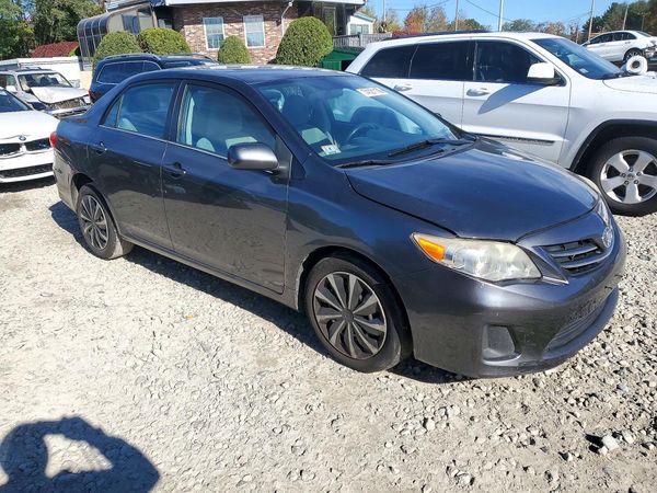 2013 TOYOTA COROLLA — Passenger 3/4