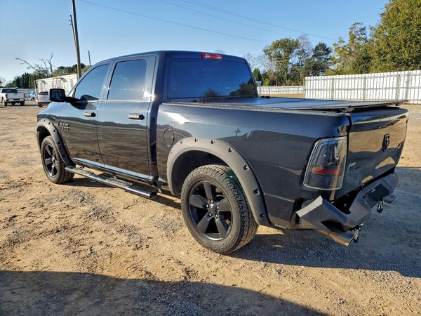 2017 RAM 1500 ST CREW CAB 4X4