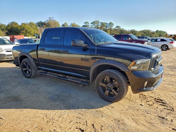 2017 RAM 1500 ST CREW CAB 4X4