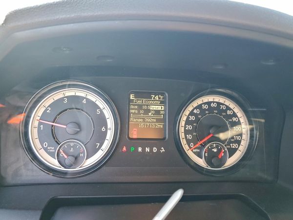 2017 RAM 1500 ST CREW CAB 4X4
