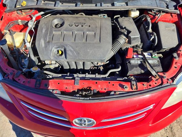 2013 TOYOTA COROLLA — Engine bay
