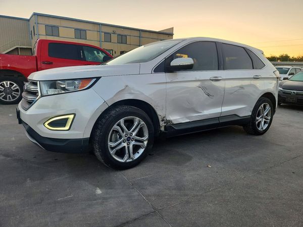 2017 FORD EDGE Titanium — Front 3/4