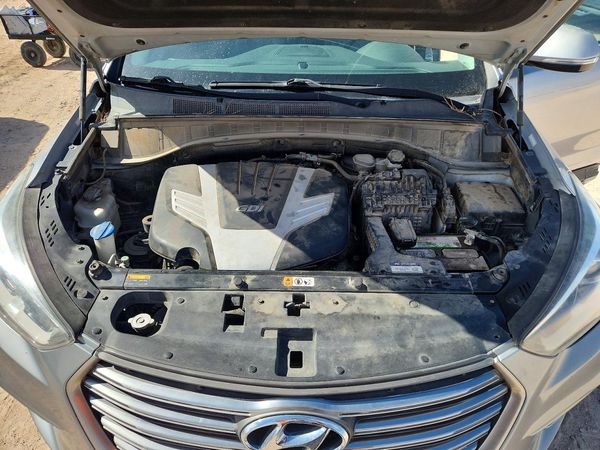 2017 HYUNDAI SANTA FE GLS — Engine bay