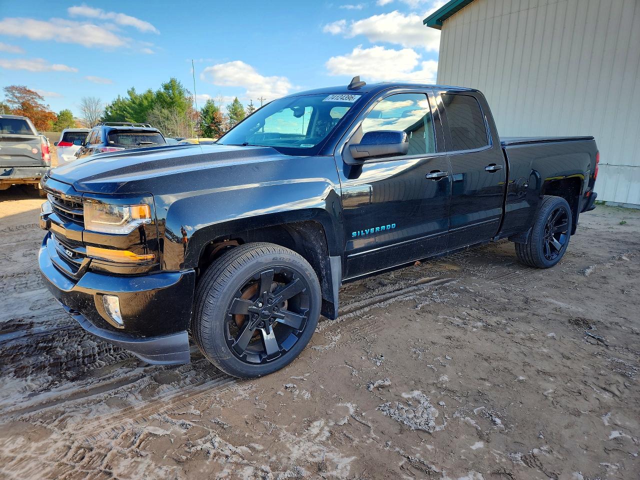 2019 CHEVROLET SILVERADO LT — Front 3/4