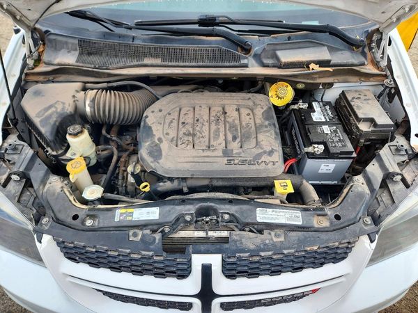 2019 DODGE GRAND CARAVAN GT — Engine bay