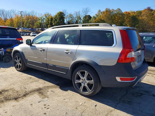 2013 VOLVO XC70 — DSRA