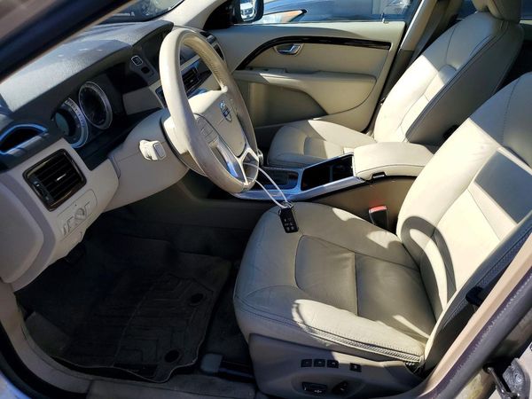 2013 VOLVO XC70 — DENT
