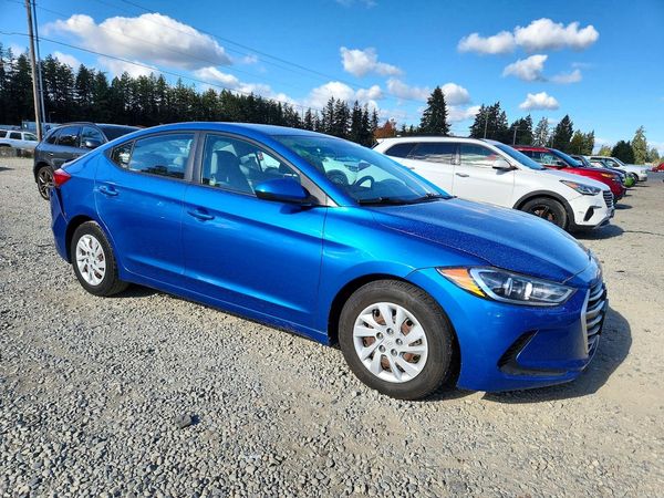 2017 HYUNDAI ELANTRA SE Base — Passenger 3/4