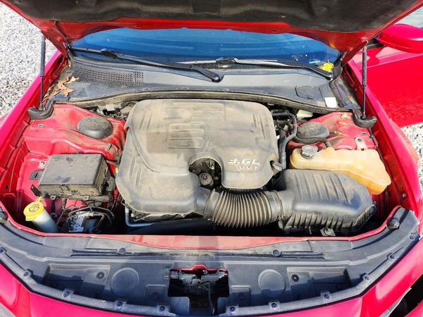 2016 CHRYSLER 300 300S — Engine bay
