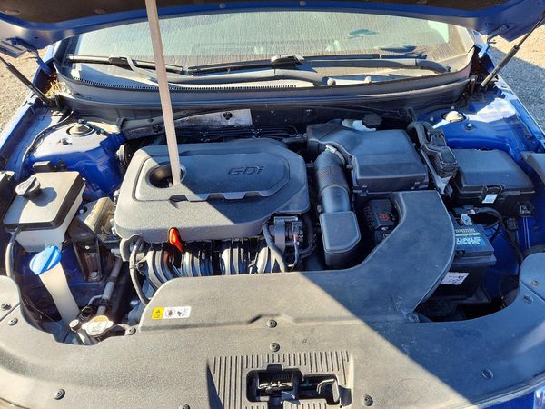 2015 HYUNDAI SONATA SE, ECO — Engine bay