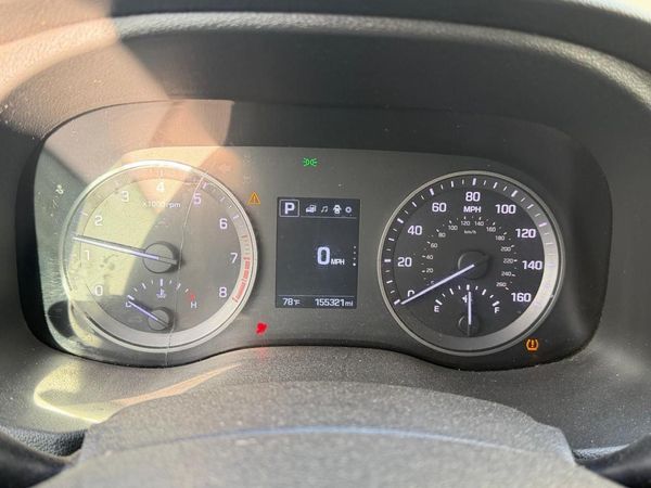 2016 HYUNDAI TUCSON SE