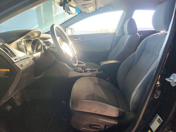 2013 HYUNDAI SONATA GLS/ GLS Popular — DENT