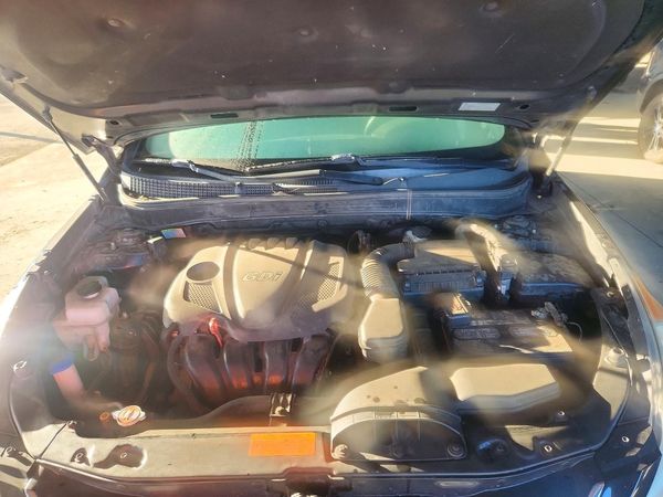 2013 HYUNDAI SONATA GLS/ GLS Popular — Engine bay