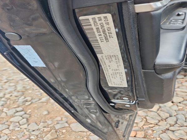 2023 JEEP GRAND CHEROKEE — VINS