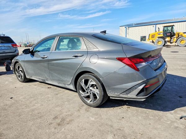 2024 HYUNDAI ELANTRA SEL w/ Convenience Pkg
