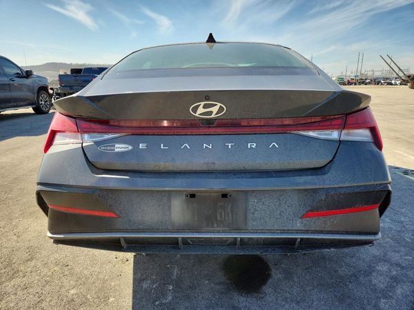 2024 HYUNDAI ELANTRA SEL w/ Convenience Pkg