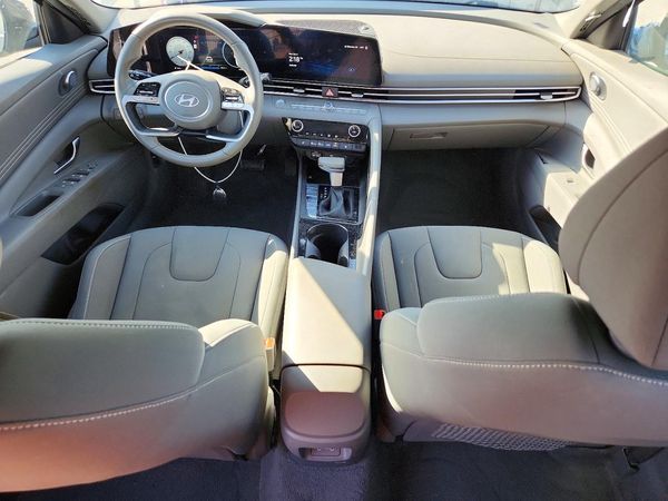 2024 HYUNDAI ELANTRA SEL w/ Convenience Pkg