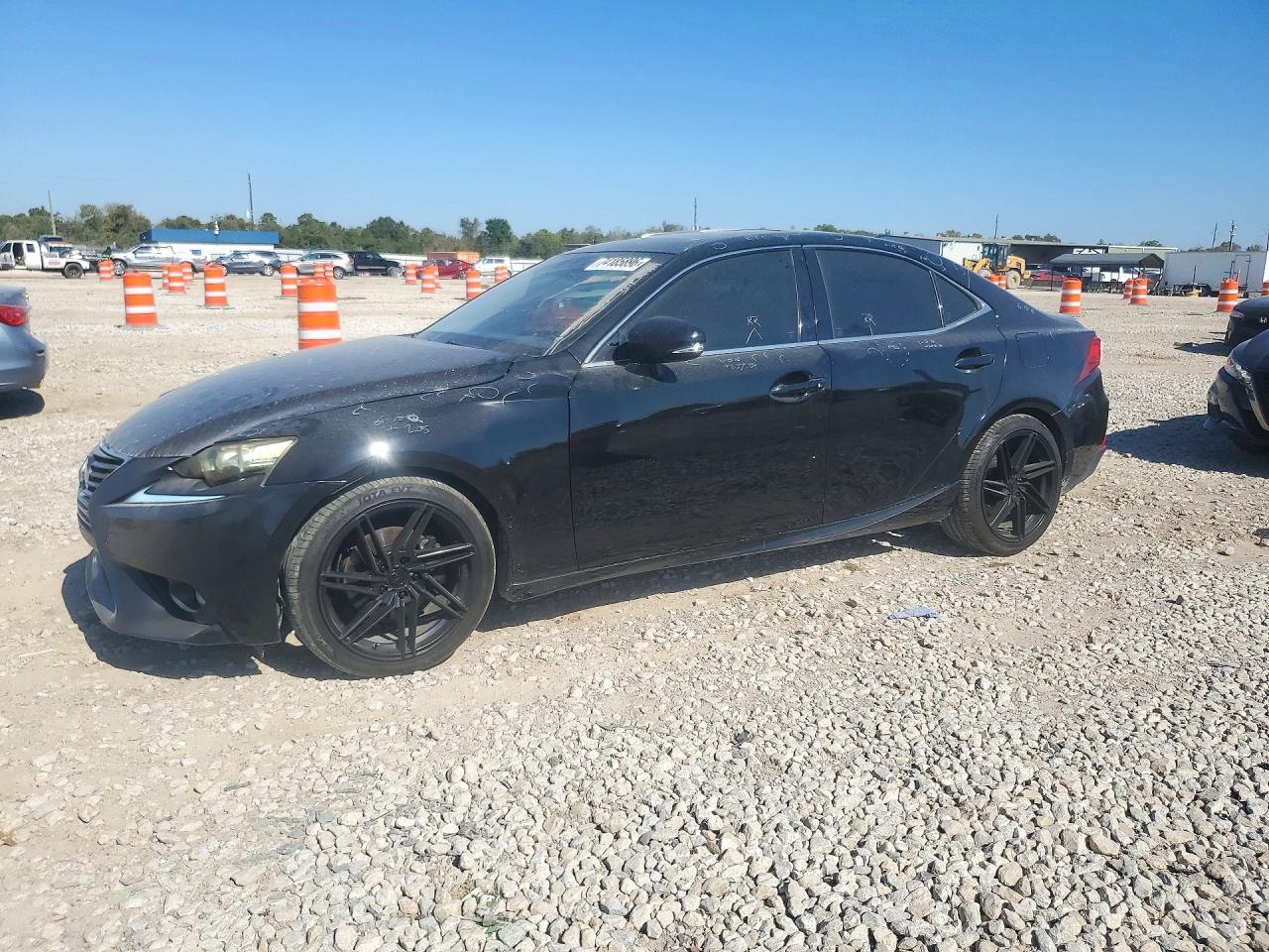 2015 LEXUS IS 250 — Front 3/4