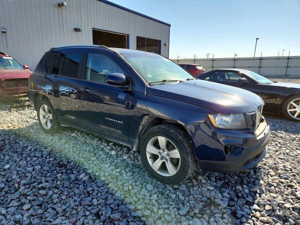 2014 JEEP COMPASS Latitude — Passenger 3/4