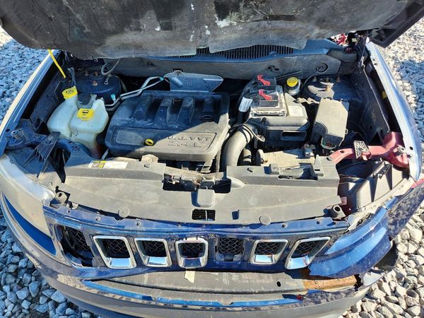 2014 JEEP COMPASS Latitude — Engine bay