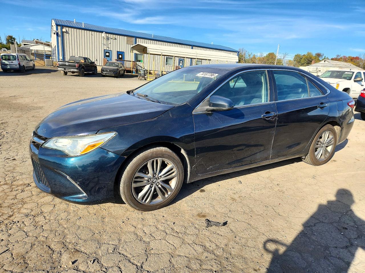 2017 TOYOTA CAMRY LE/SE/XLE/XSE — Front 3/4