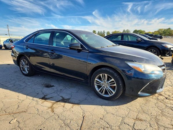 2017 TOYOTA CAMRY LE/SE/XLE/XSE — Passenger 3/4
