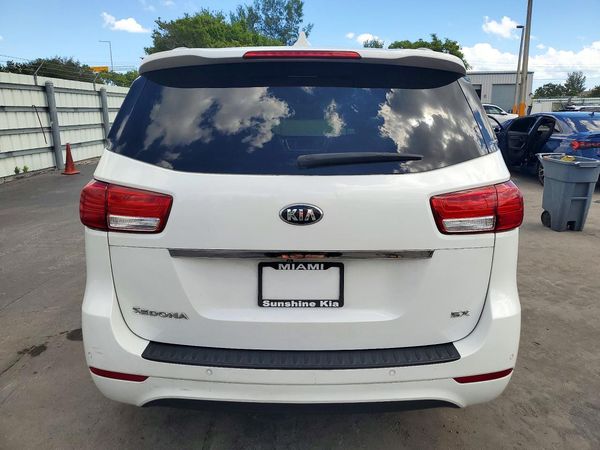 2015 KIA SEDONA GLS - Middle level — DIRR