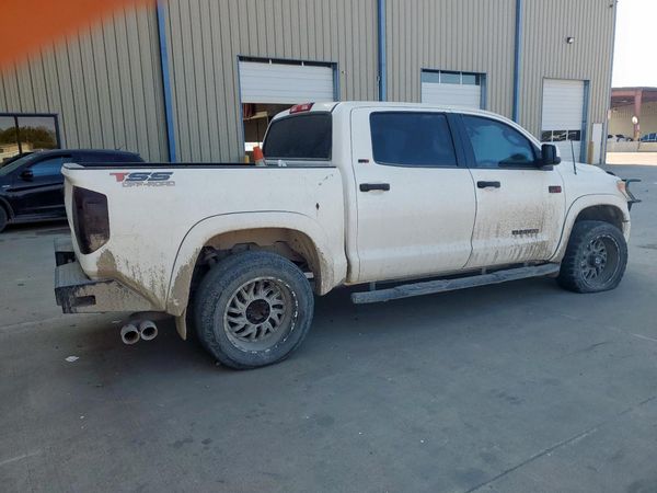 2016 TOYOTA TUNDRA