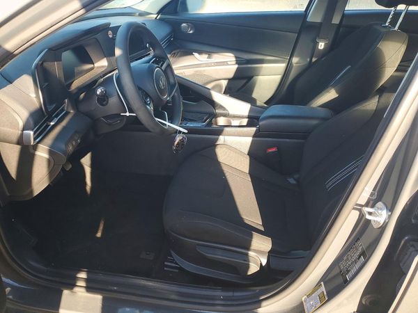 2025 HYUNDAI ELANTRA Blue, SEL Sport — DENT