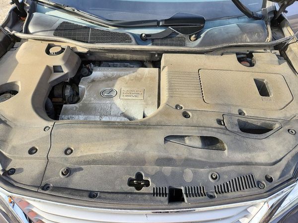 2015 LEXUS RX — Engine bay