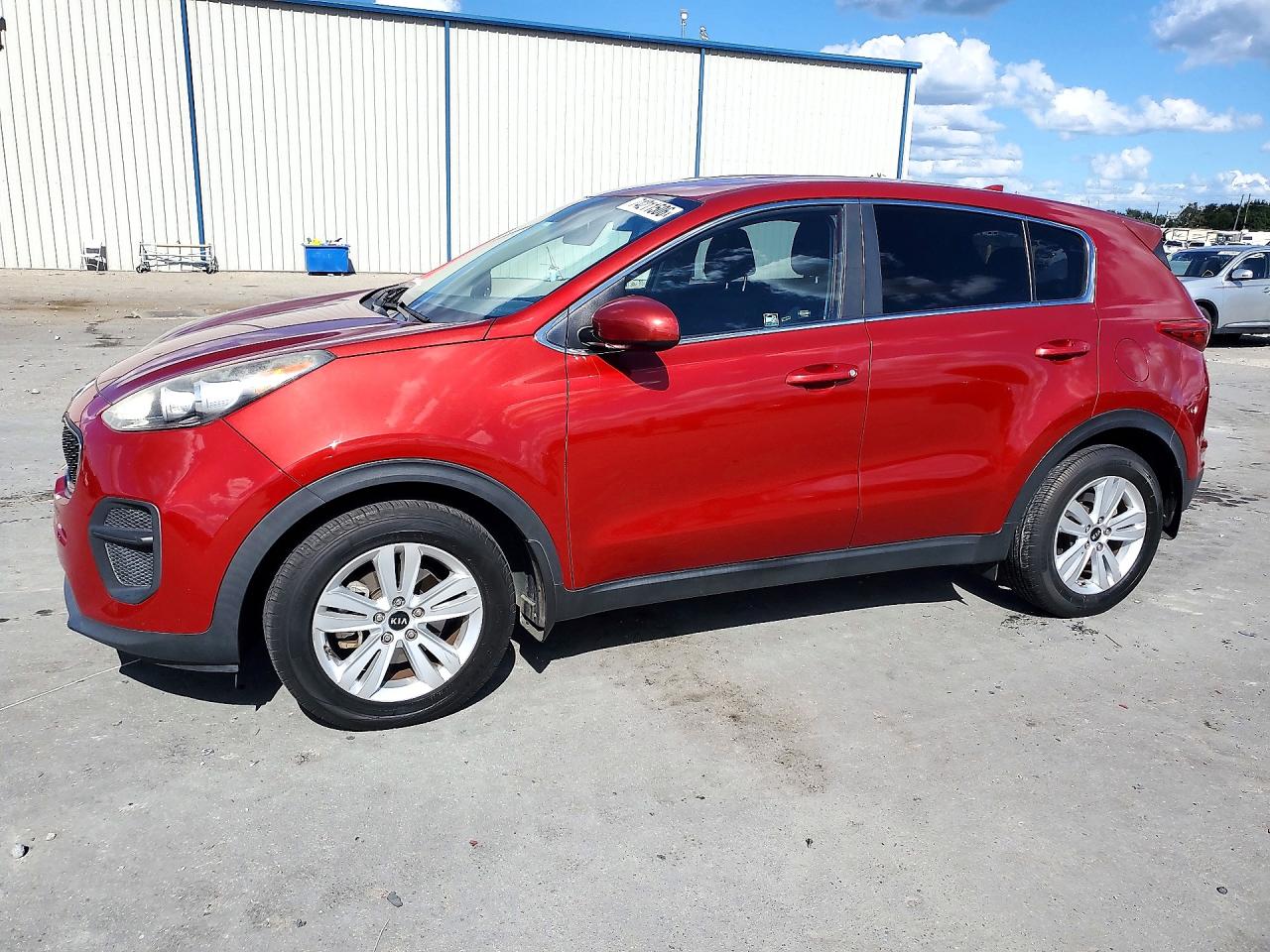 2017 KIA SPORTAGE LX — Front 3/4