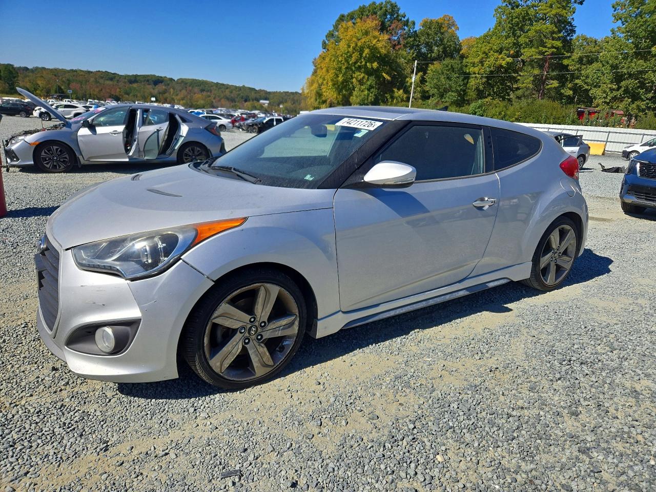 2013 HYUNDAI VELOSTER — Front 3/4
