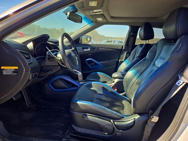 2013 HYUNDAI VELOSTER — DENT