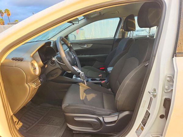 2021 KIA FORTE FE, LXS — DENT