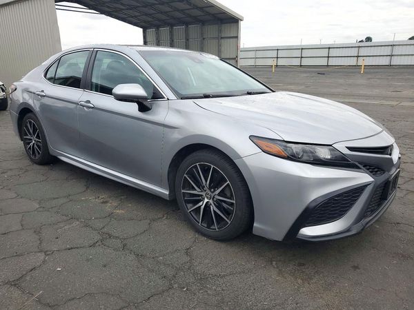 2022 TOYOTA CAMRY — Passenger 3/4