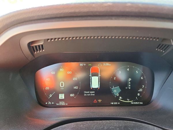 2020 VOLVO XC60 Momentum — ODOM