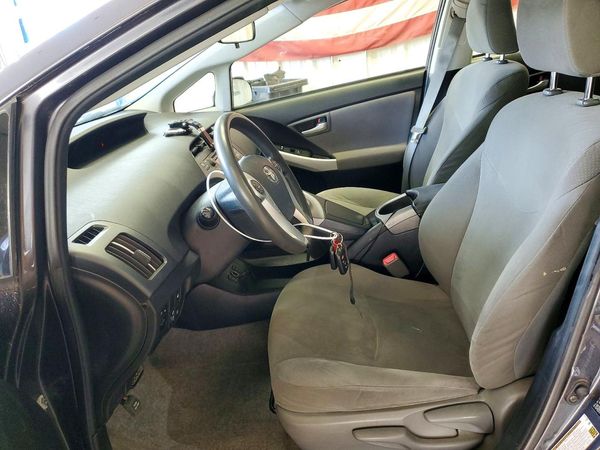 2013 TOYOTA PRIUS — DENT