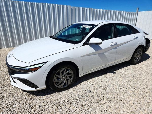 2024 HYUNDAI ELANTRA — DSFA — Front 3/4