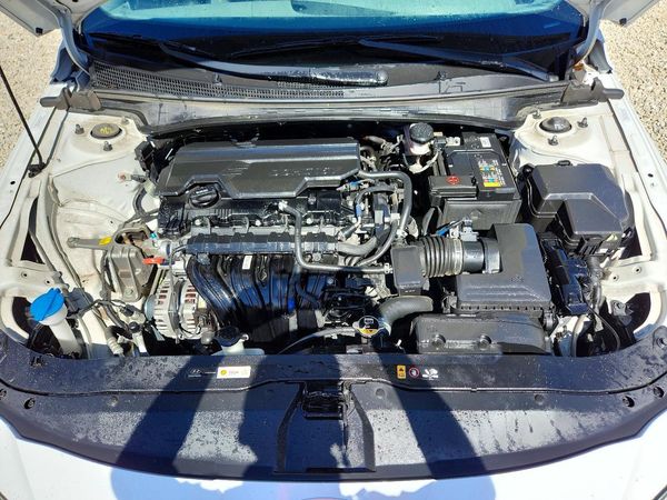2024 HYUNDAI ELANTRA SEL — Engine bay