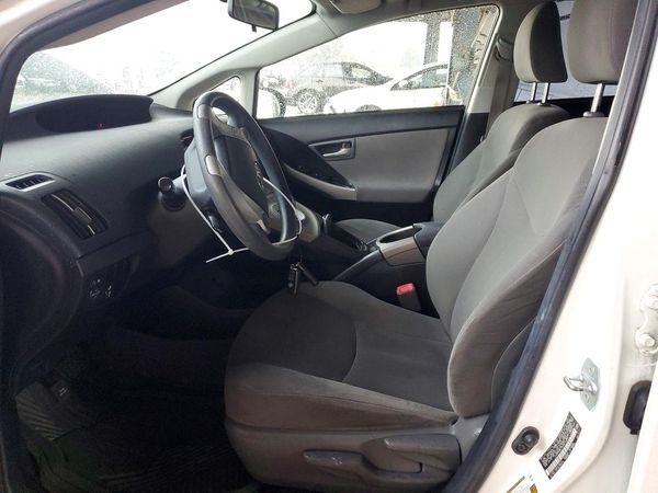 2013 TOYOTA PRIUS — DENT