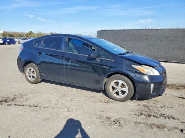 2014 TOYOTA PRIUS