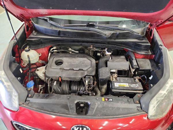 2017 KIA SPORTAGE LX — Engine bay