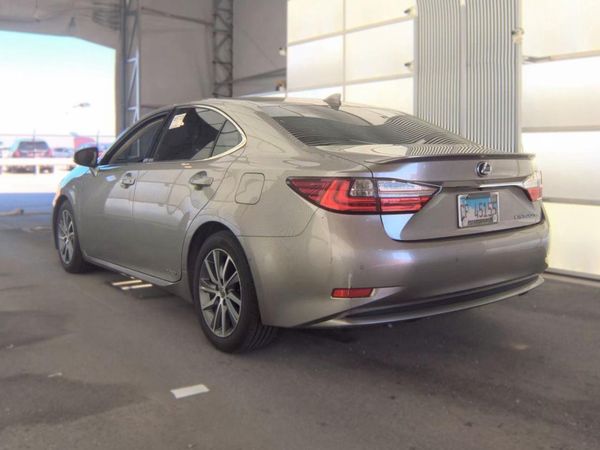 2017 LEXUS ES 300h