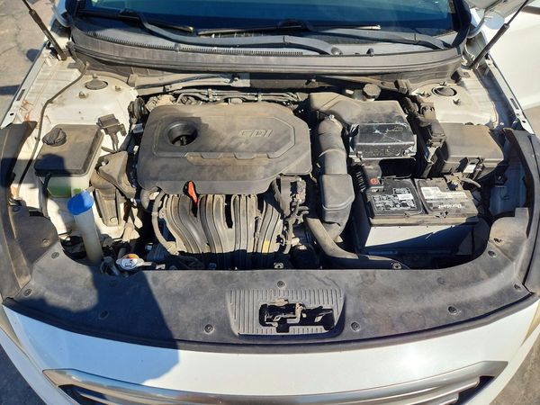 2015 HYUNDAI SONATA SE, ECO — Engine bay